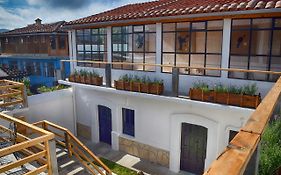 La Tozi Hotel